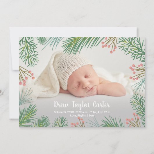 Pines met kerstcadeautjes Baby Foto geboorteaankon Aankondiging (Voorkant)