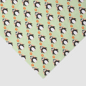 Pinguïn 3 jaar oud sinaasappel groen tissuepapier (Detail)