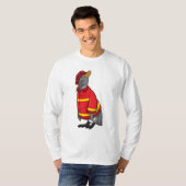 Pinguïn als brandweerman met Helmet T-shirt (Voorkant volledig)