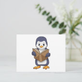 Pinguïn als nerd met boek briefkaart (Staand voorkant)