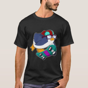 Pinguïn als Skater met skateboard T-shirt