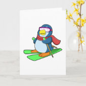 Pinguïn als skiër met skisjaal en zonnebril kaart (Gele Bloem)