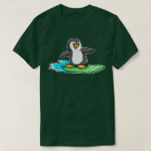 Pinguïn als Surfer met Surfboard 1 T-shirt (Design voorkant)
