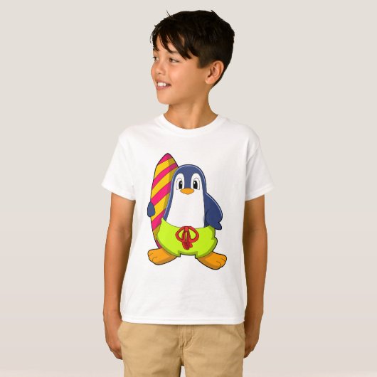 Pinguïn als Surfer met surfboard T-shirt (Voorkant volledig)