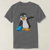 Pinguïn bij Bowling met Bowling bal 2 T-shirt (Design voorkant)