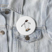 Pinguïn bij ijsschaatsen met ijsschaatsen ronde button 7,6 cm (In situ)