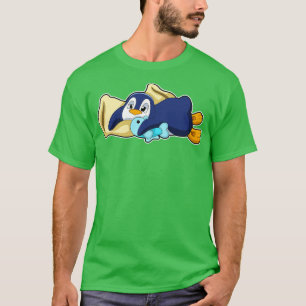 Pinguïn bij slapen met piloot t-shirt