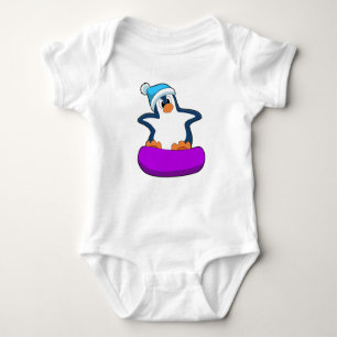 Pinguïn bij Snowboarding met Snowboard Romper