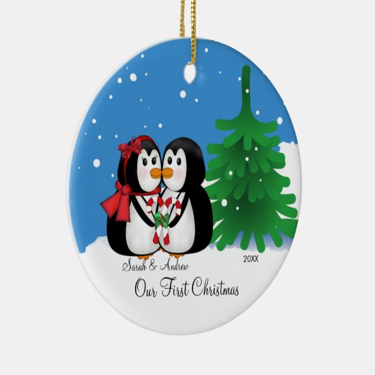 Pinguïn Couple onze eerste kerstversiering Keramisch Ornament (Rechts)
