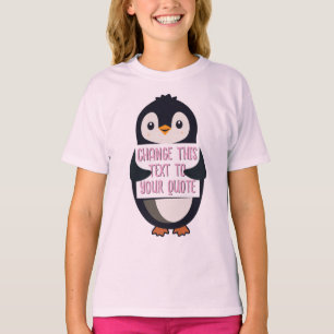 Pinguïn die een bord vasthoudt met een aangepast b t-shirt
