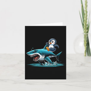 Pinguïn die op haaikostuum zee dier liefhebber kin kaart