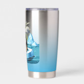 Pinguïn drijvend op Iceberg Holding Geïsoleerde Drinkbeker (Achterkant)