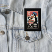 Pinguïn Eten Ramen Funny Slurp Squad Button (Insitu)