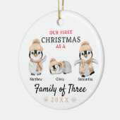 Pinguïn familie van drie eerste kerstdagen keramisch ornament (Links)