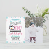Pinguïn First Birthday Uitnodiging met foto (Staand voorkant)