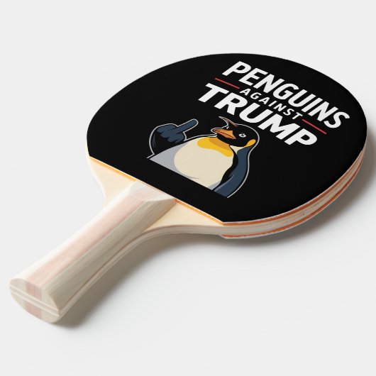 Pinguïn Flippers Up Weerstaan Pinguïns Tegen Trump Tafeltennisbatje (Voorkant Gekanteld)