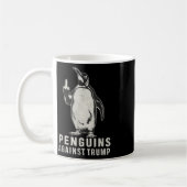 Pinguïn flipt middelvinger tegen pinguïns koffiemok (Links)