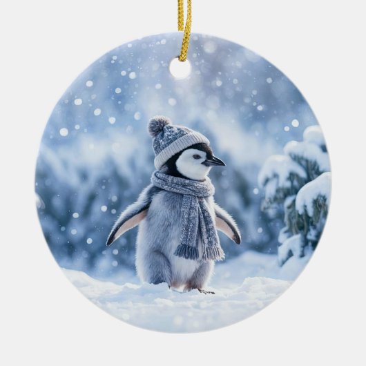 Pinguïn in de sneeuw Schattig Kerstmis Keramisch Ornament (Voorkant)