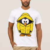 Pinguïn in een geel regenjas Mannen T-shirt (Voorkant)