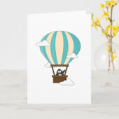 Pinguïn in hete luchtballon en wolken kaart (Gele Bloem)