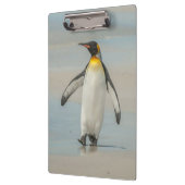 Pinguïn loopt op het strand klembord (Links)