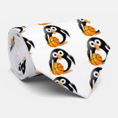 pinguïn met een mand-bal stropdas (Opgerold)