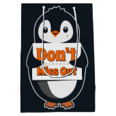 Pinguïn met 'Mis het niet' bord Medium Cadeauzakje (Achterkant)