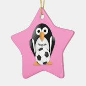 Pinguïn met voetbal keramisch ornament (Links)