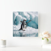 Pinguïn op ijsberg vierkante klok (Huis)