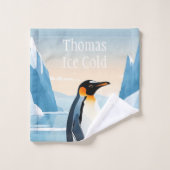 Pinguïn op ijsschots in ijzig landschap bad handdoek (Wasdoekje)