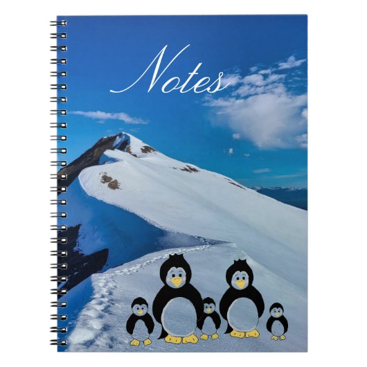 Pinguïnfamilie in de Sneeuw Notitieboek (Voorkant)