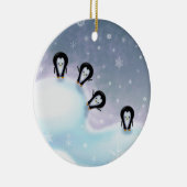 Pinguïns hebben een leuk kerstversiering keramisch ornament (Rechts)