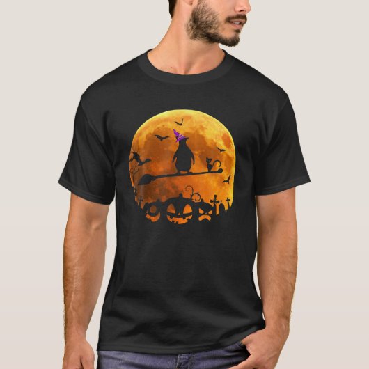 Pinguïns kostuum heks rijden bezem maan Halloween T-shirt (Voorkant)
