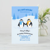 Pinguïns op het verjaardagsfeestje kaart (Staand voorkant)