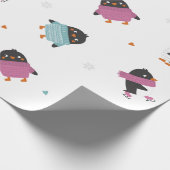 pinguïns van schattige cartoon met hart en sneeuwv cadeaupapier (Hoek)