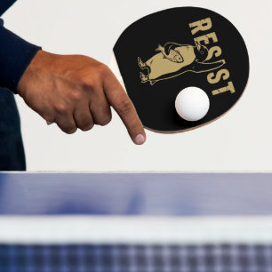 Pinguïns verzetten zich Pinguïns protesteren tegen Tafeltennisbatje