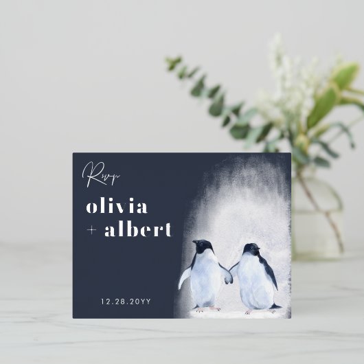 Pinguïns Zilveren Winter Elegante Moderne Bruiloft Folie Uitnodiging Briefkaart (Staand Voorkant)