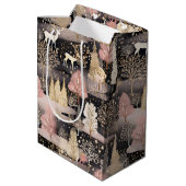 Pink and Black Elegant Snowy Deer Forest Medium Cadeauzakje (Achterkant Gekanteld)