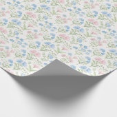 Pink and Blue Grandmillennial Floral Cadeaupapier (Hoek)