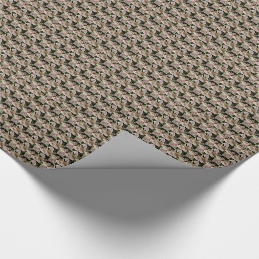 Pink and Cream Poinsettias Pattern Holiday Cadeaupapier (Hoek)