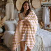 Pink and gold stripes pattern fleece deken