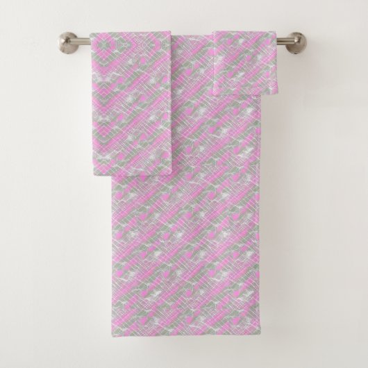 Pink and grey plaid pattern throw pillow bad handdoek (Insitu)