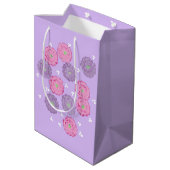 Pink and Purple Flowers on Lavender Gift Bags Medium Cadeauzakje (Achterkant Gekanteld)
