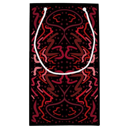 Pink And Red Dots And Squiggles Pattern On Black Klein Cadeauzakje (Achterkant)