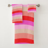 Pink and Red Wavy Stripes Bright Valentine's Day Bad Handdoek (Insitu)