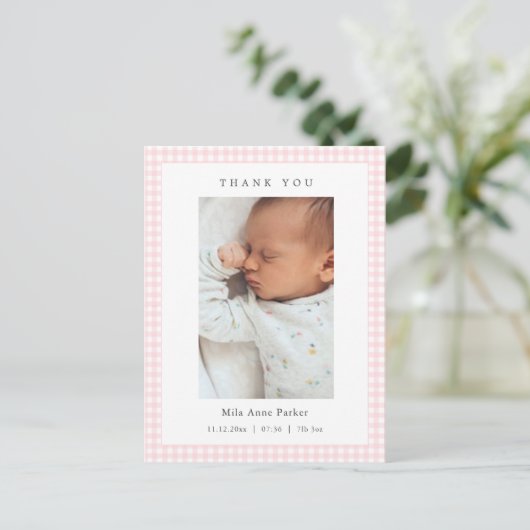 Pink and white Gingham Girl Birth Announcement Briefkaart (Staand voorkant)