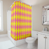 Pink and Yellow Harlequin Checkered Design  Douchegordijn (In situ)