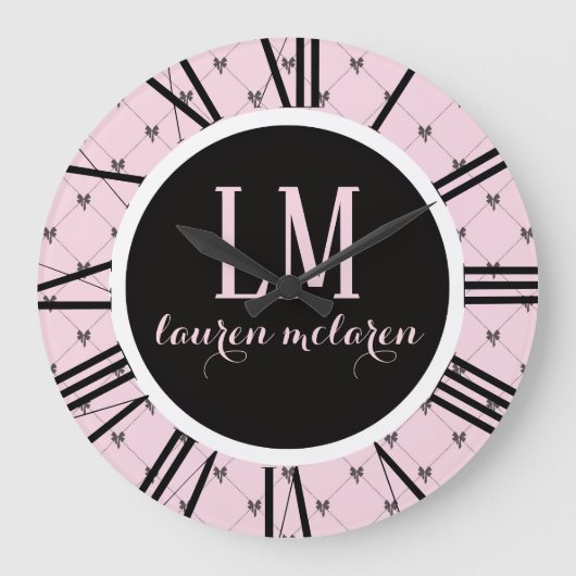 Pink & Black Bow Monogram Grote Klok (Voorkant)