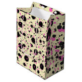 Pink & Black Polka Dot Glam Pattern Medium Cadeauzakje (Voorkant Gekanteld)