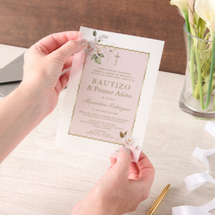 Pink Blush Bloemen Spaans 1e Verjaardag Doop Vellum Uitnodigingen